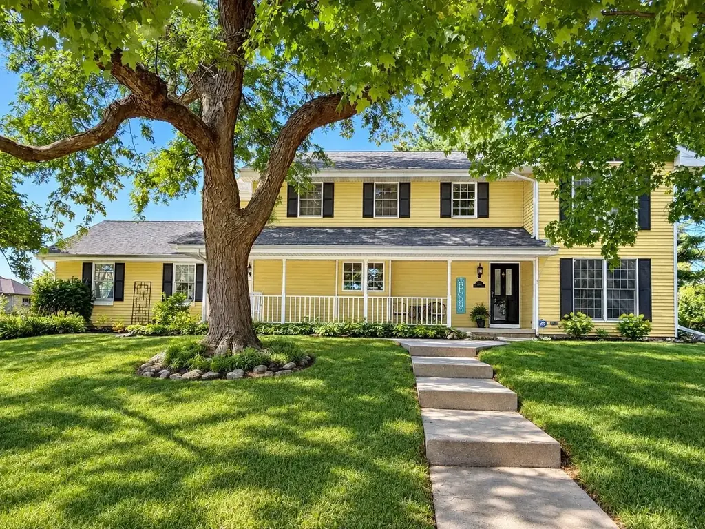 605 Cambridge Drive, Janesville