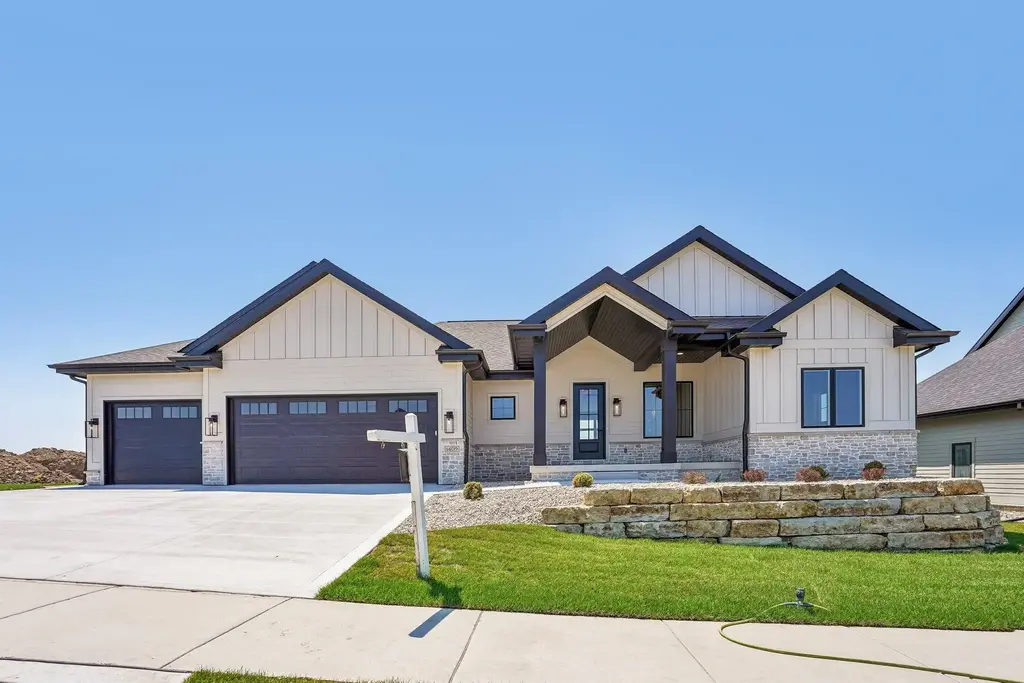 1409 Yeske Drive, Waunakee