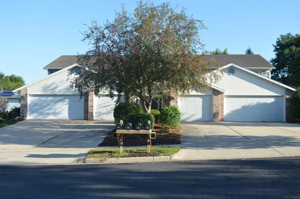 209-215 School Road, Cottage Grove