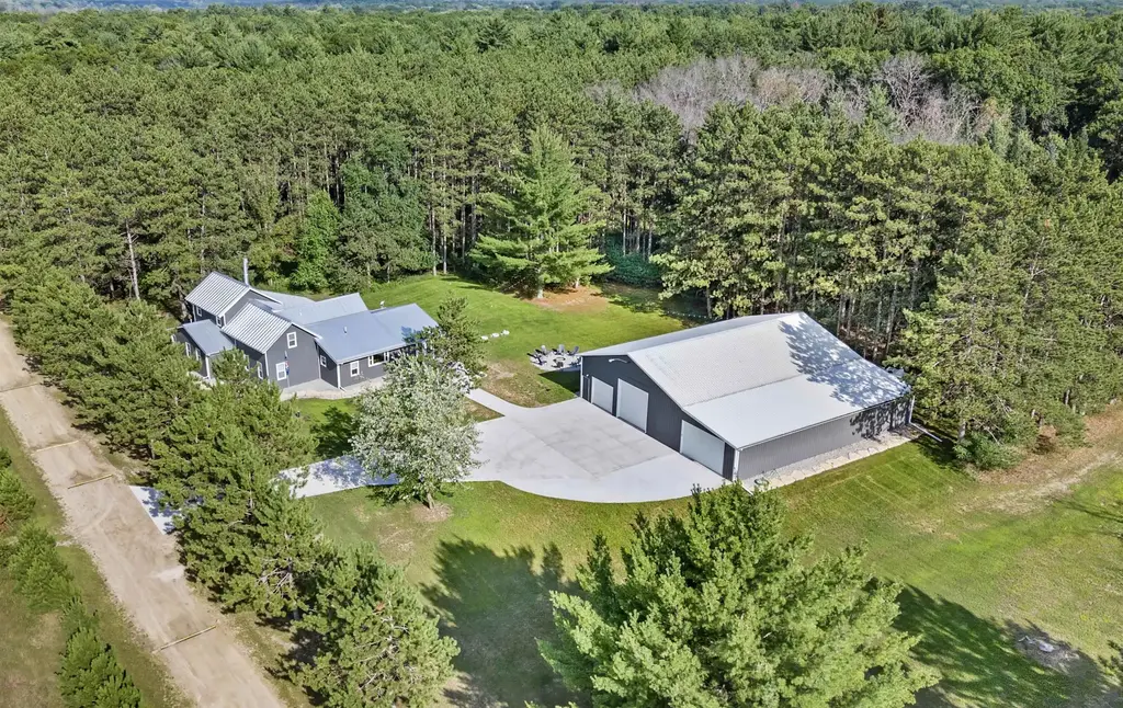 W6191 Lueck Lane, Princeton