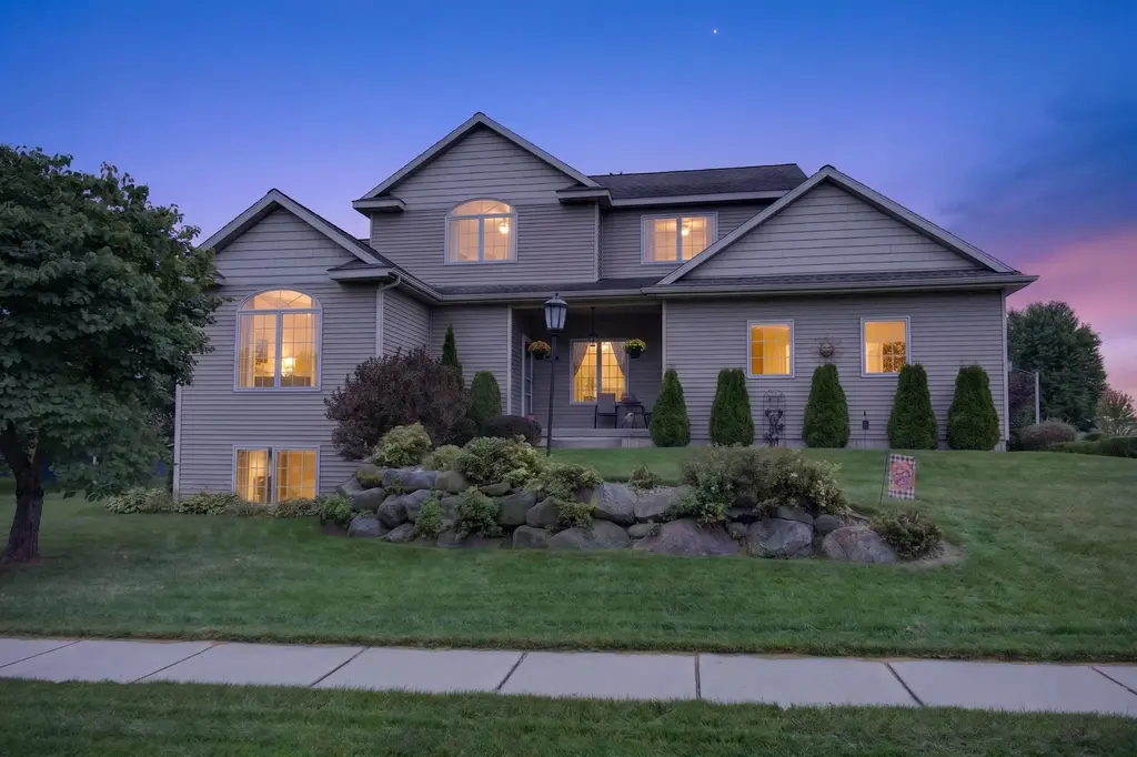 305 Ridgeview Lane, Columbus
