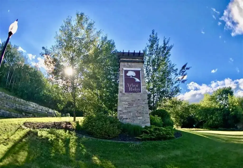 2621 Greenway Circle, Janesville