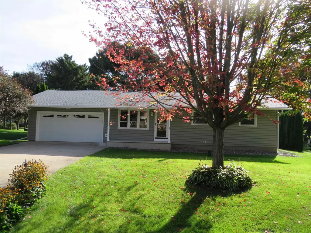 N8252 Frances Lane, Beaver Dam