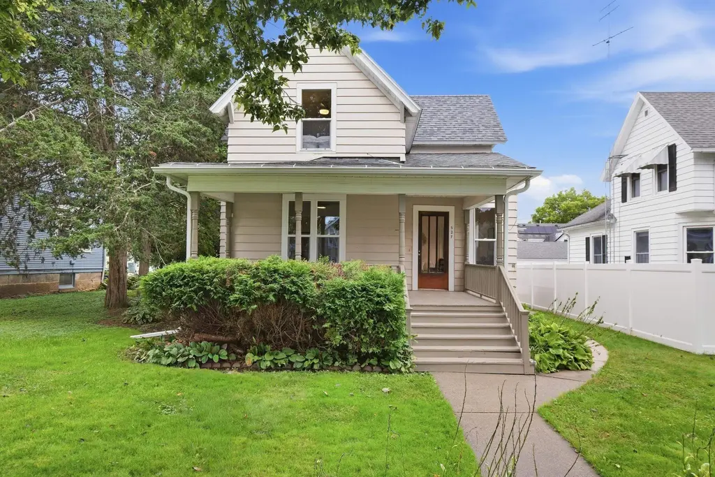 527 1st Street, Baraboo