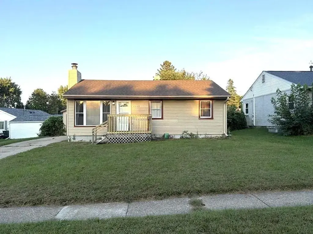 2015 Pioneer Drive, Beloit