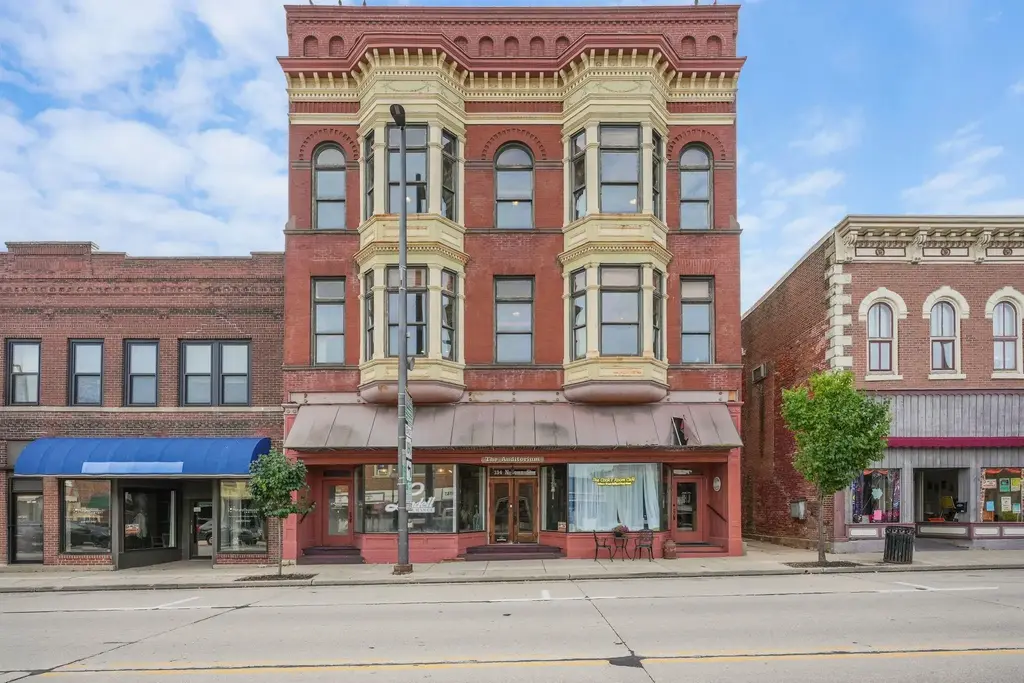 130/134/138 N Iowa Street, Dodgeville