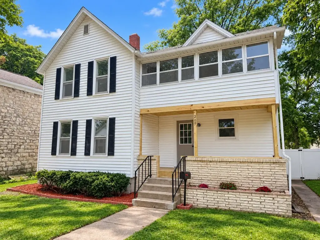 209 S Ohio Street, Prairie du Chien
