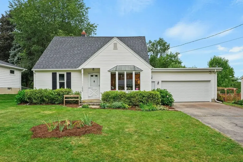 1650 Mayfield Lane, Madison
