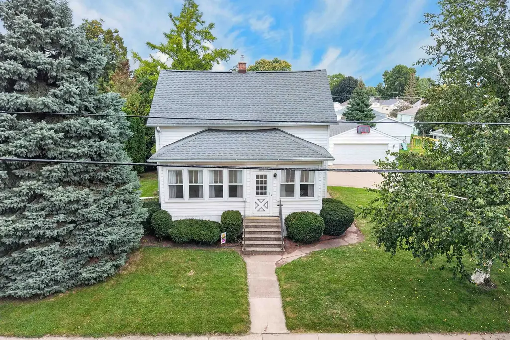 1126 W 6th Avenue, Oshkosh