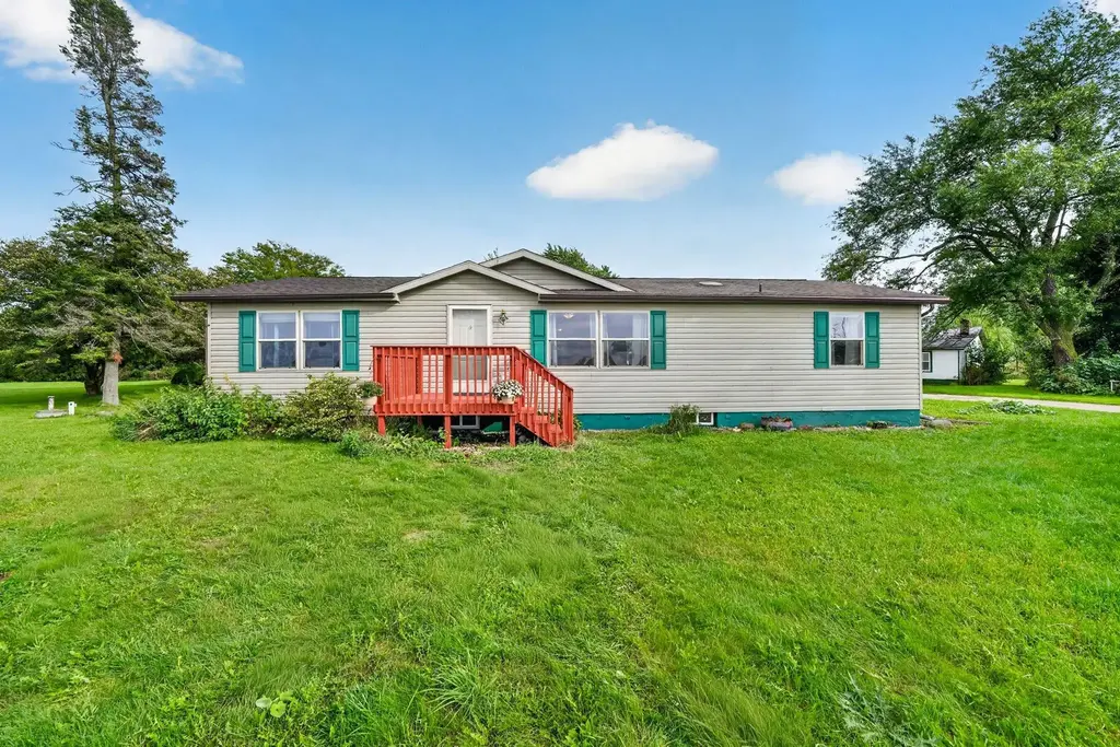 5814 County Tt Road, Marshall