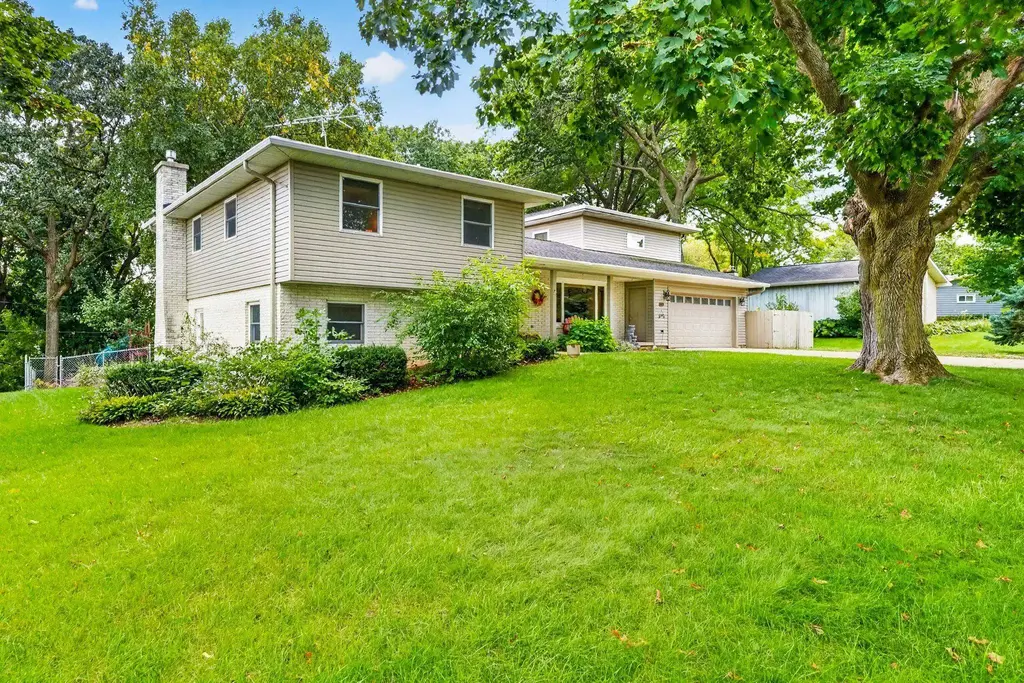 500 Riverside Drive, Waterloo