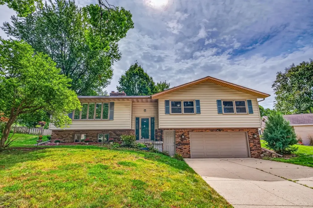 610 Walnut Grove Drive, Madison