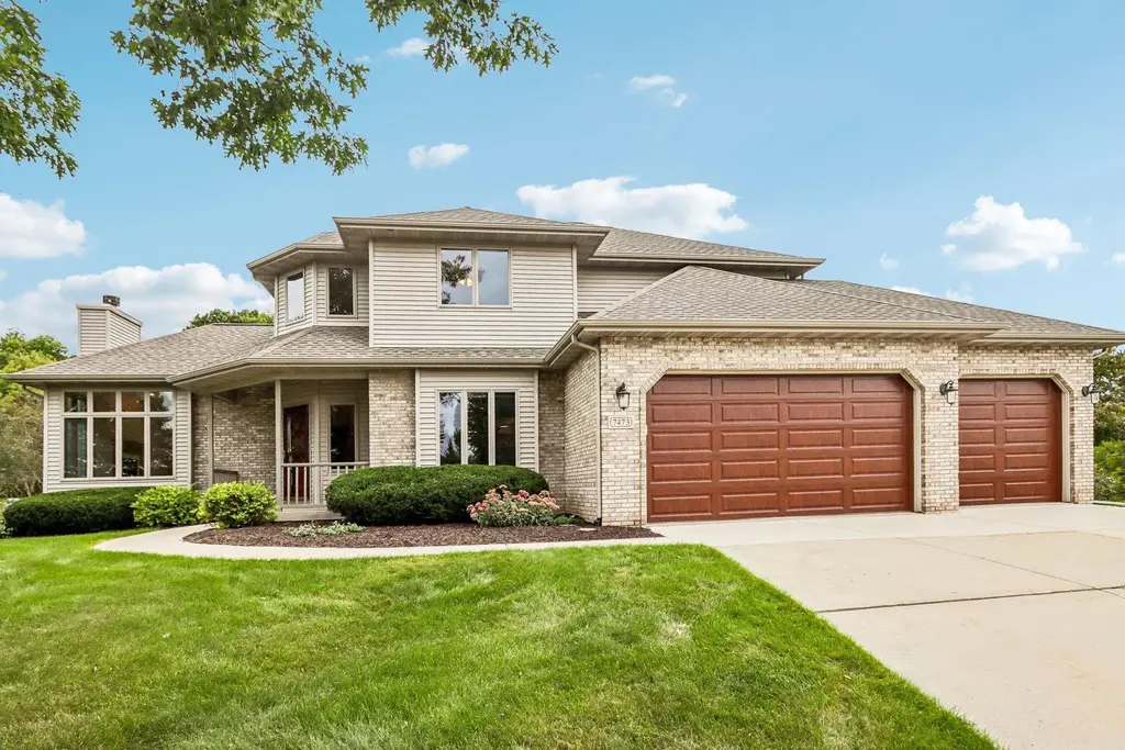 7473 Meadowrue Circle, Middleton