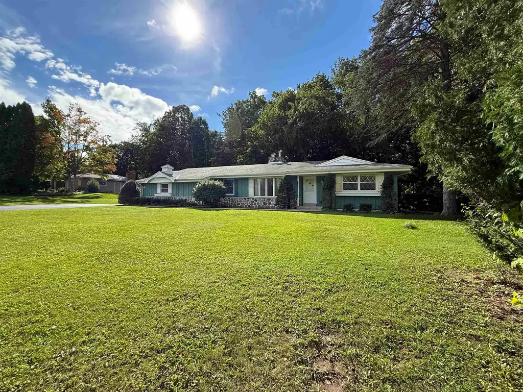 N93w25235 Crestwood Drive, Lisbon