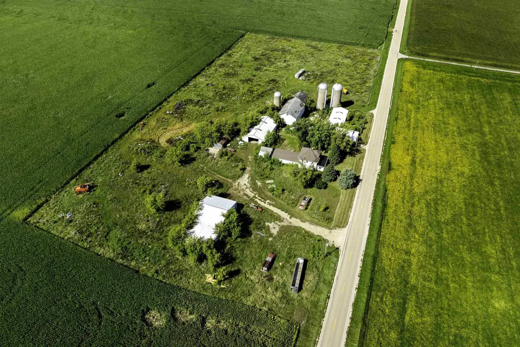 N1015 County Road Q, Mackford