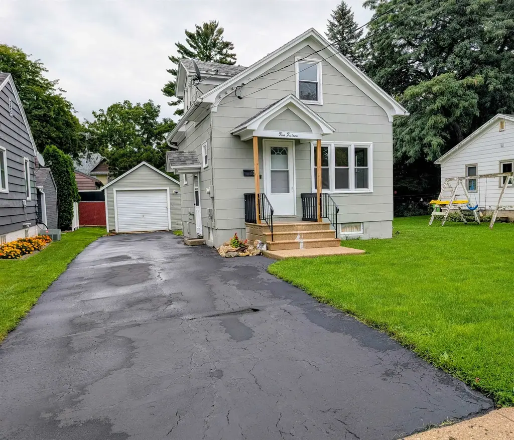 215 Wayland Street, Beaver Dam