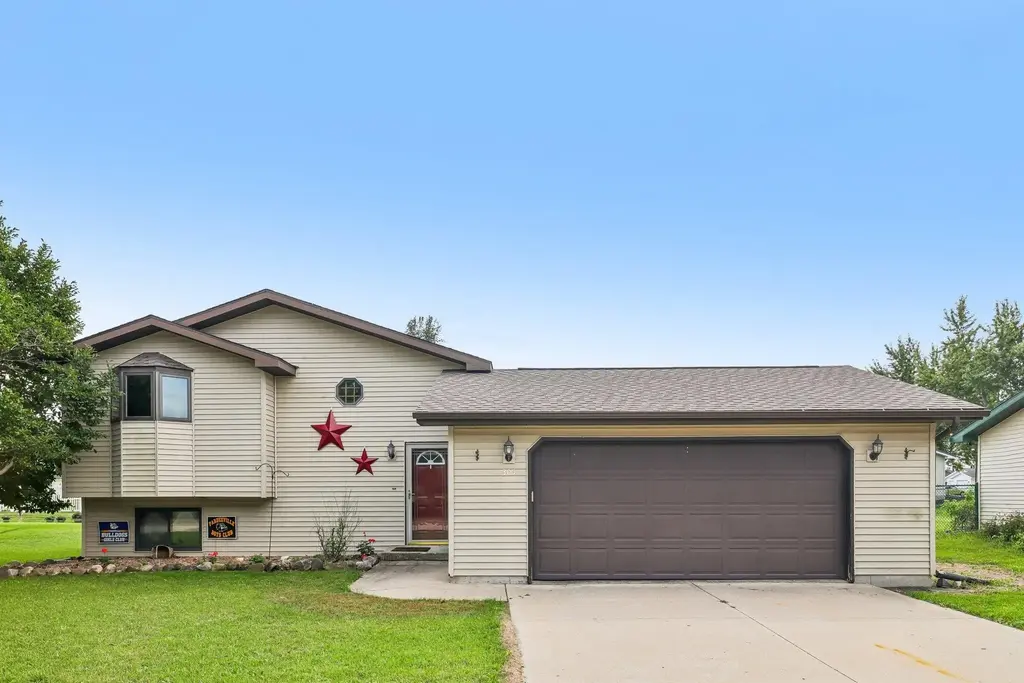 305 W Lafollette Street, Pardeeville