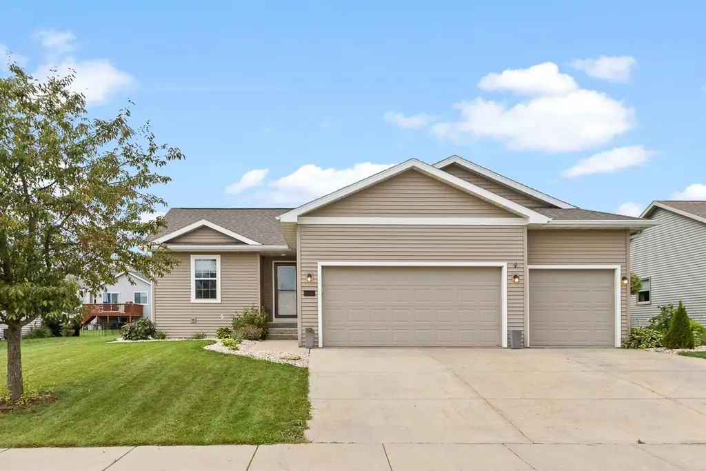 2102 Carl Avenue, Stoughton