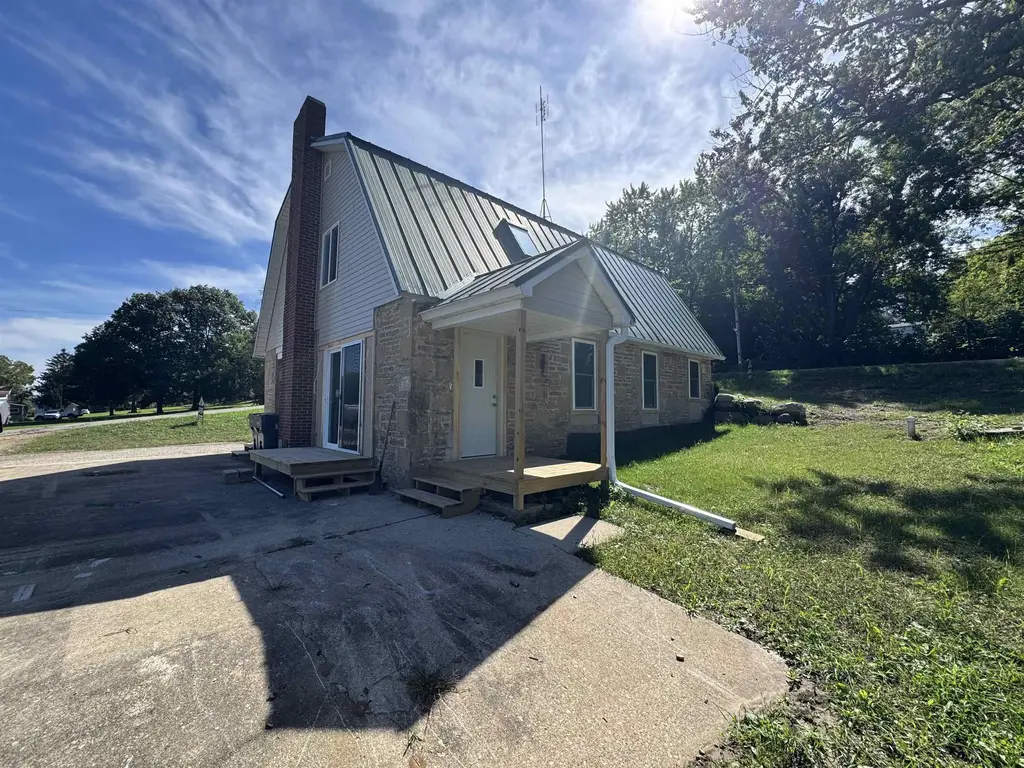 166 E 2nd Street, Marquette