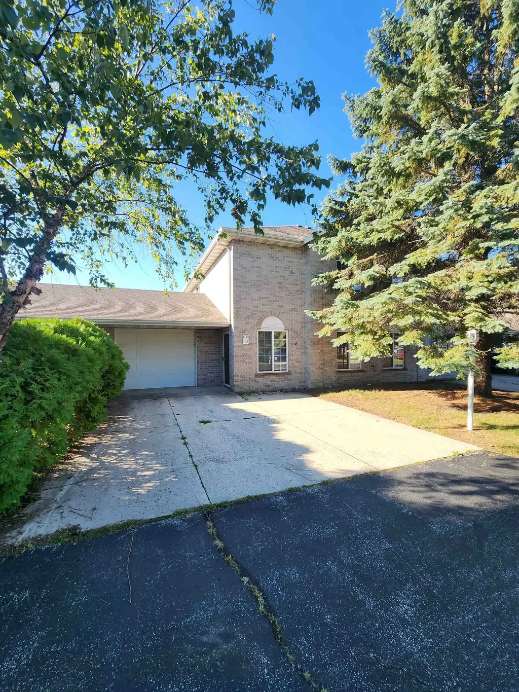 #102 - 608 E Market Street, Elkhorn