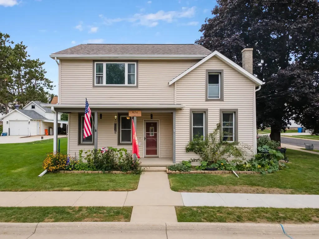 924 Cleveland Street, Watertown