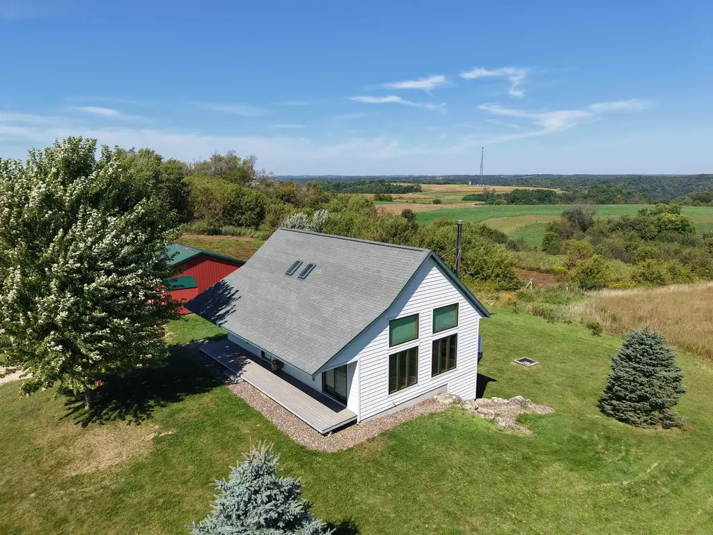 E10246 Yttri Road, Kickapoo