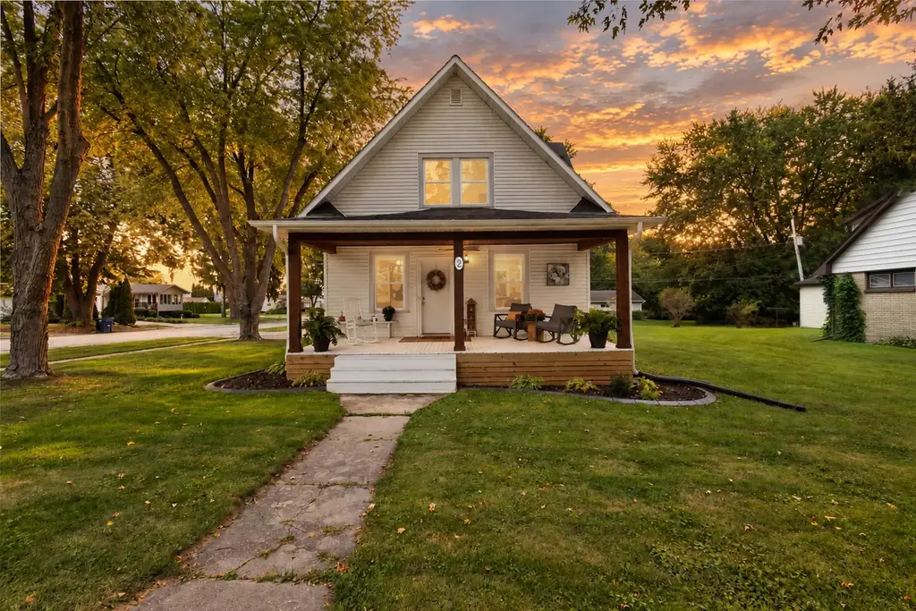 2 S Western Avenue, Deerfield