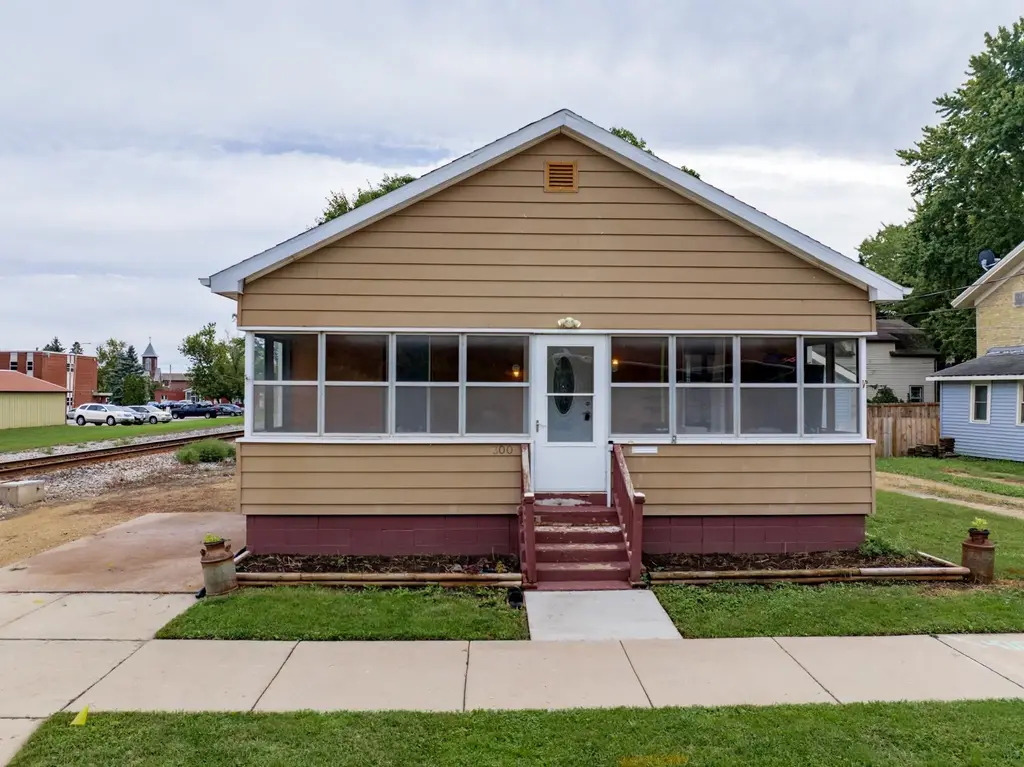 300 Elm Street, Mauston