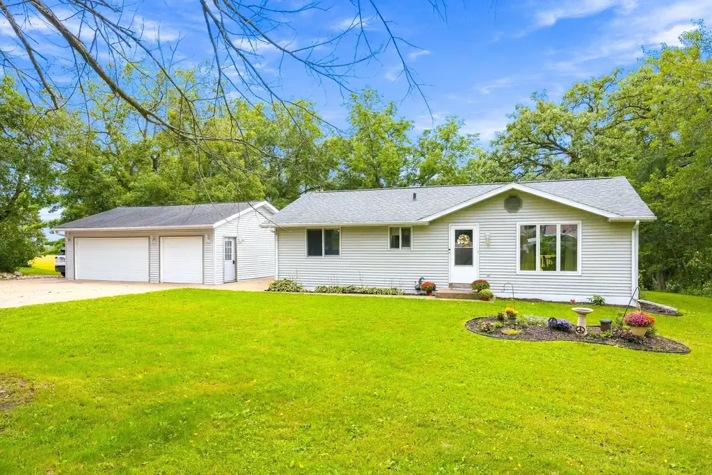 326 E Russell Road, Janesville