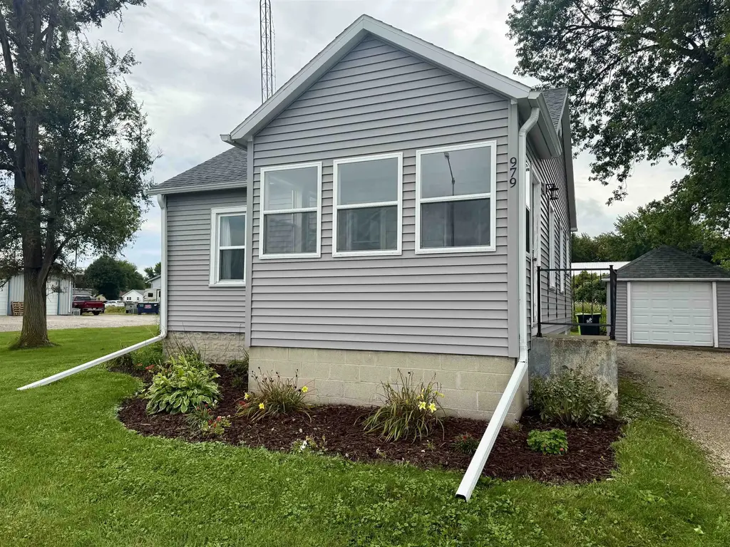 979 W Main Street, Waupun
