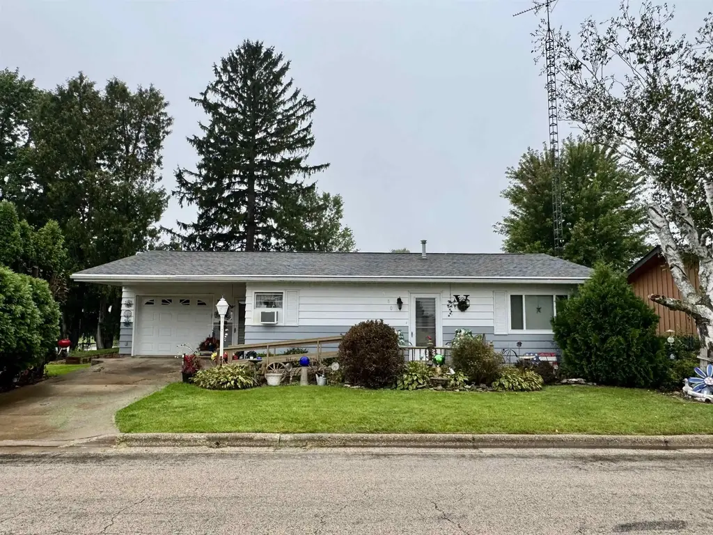 960 Roosevelt Street, Fennimore