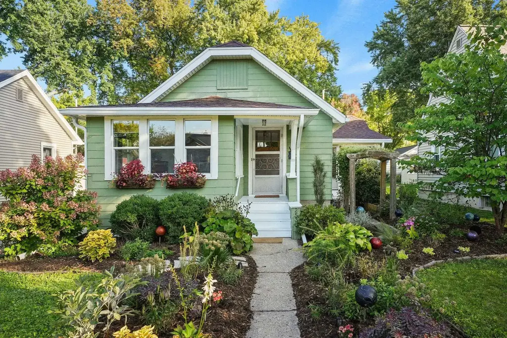 2530 Moland Street, Madison Property Listing: MLS® #2032936