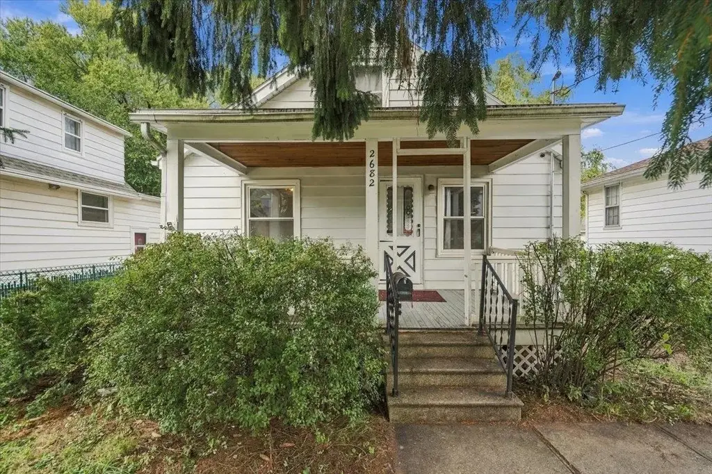 2682 South Court, Madison