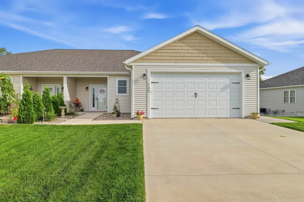 137 Linden Lane, Fox Lake