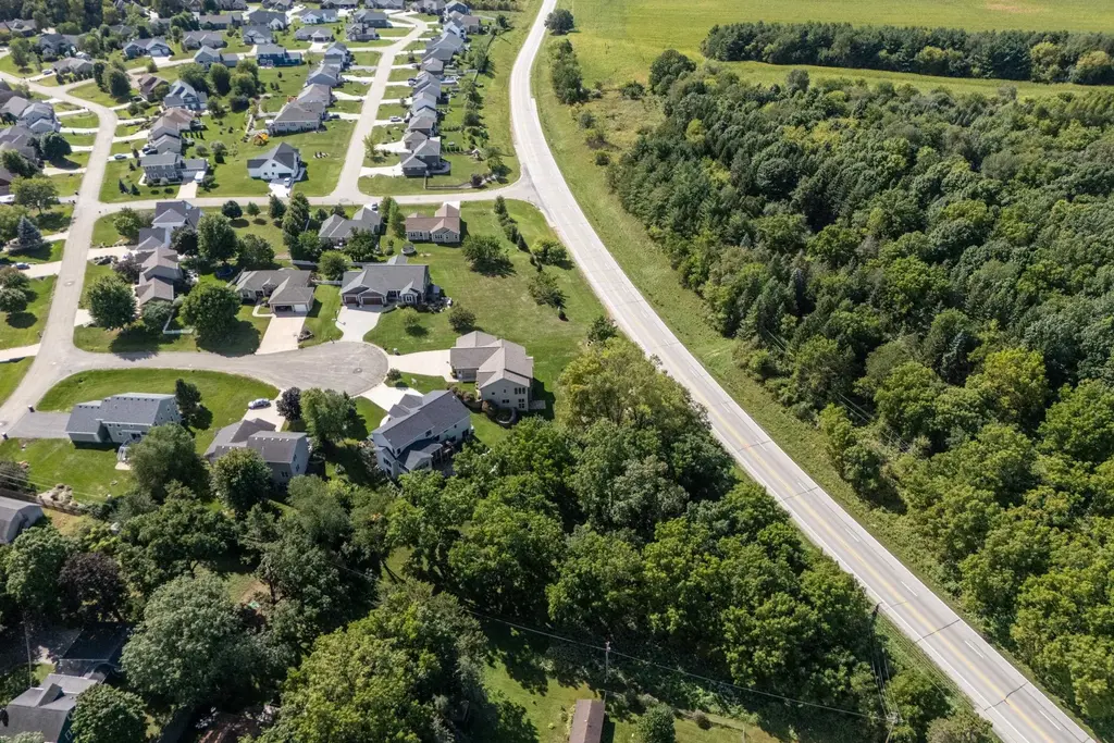 N6819 Canter Court, Lake Mills