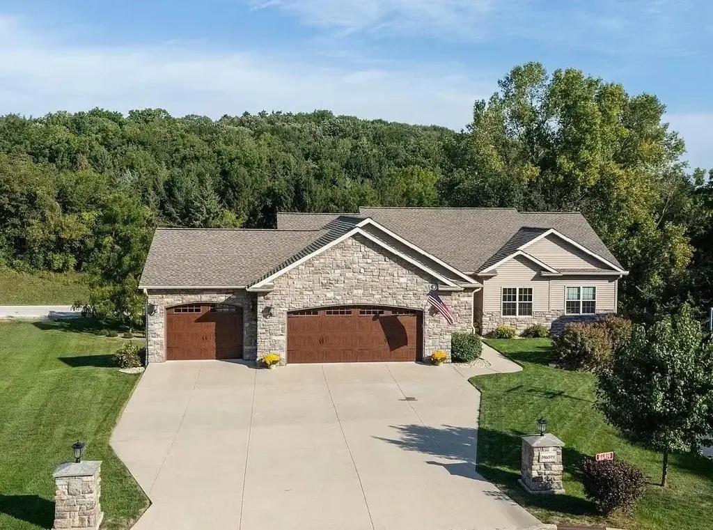 N6819 Canter Court, Lake Mills