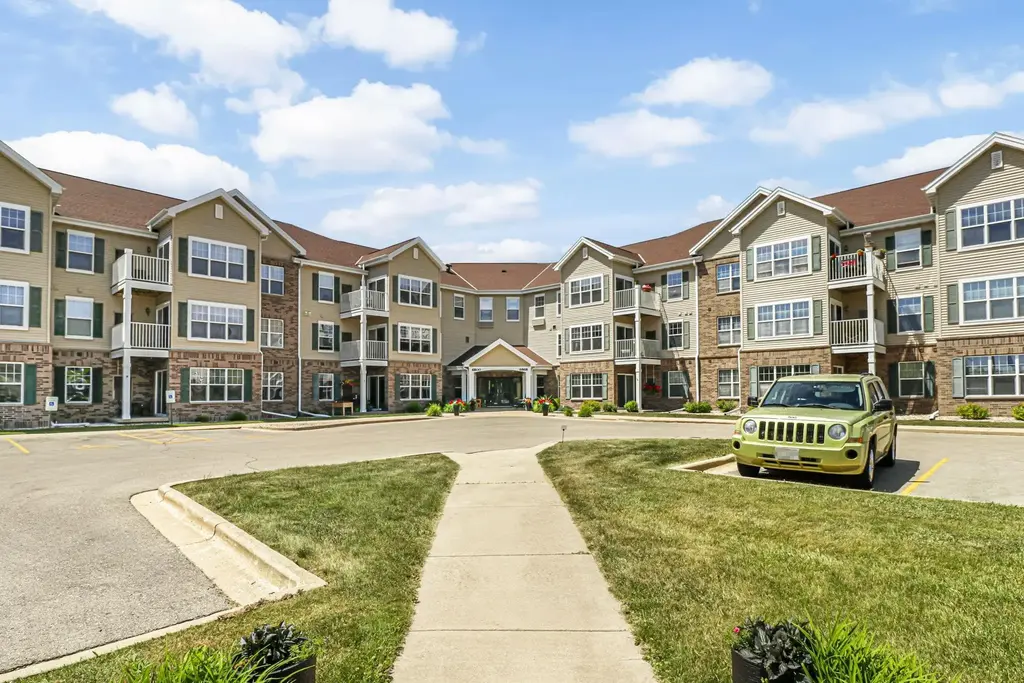 6833 Parkside Circle, Windsor
