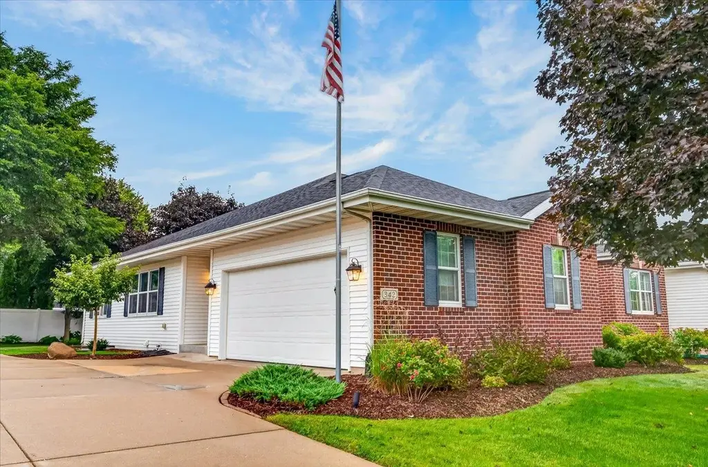 342 Blackberry Lane, DeForest