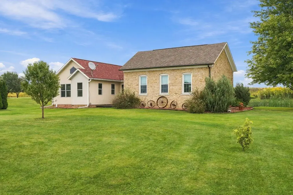 3010 County Road U Road, White Oak Springs