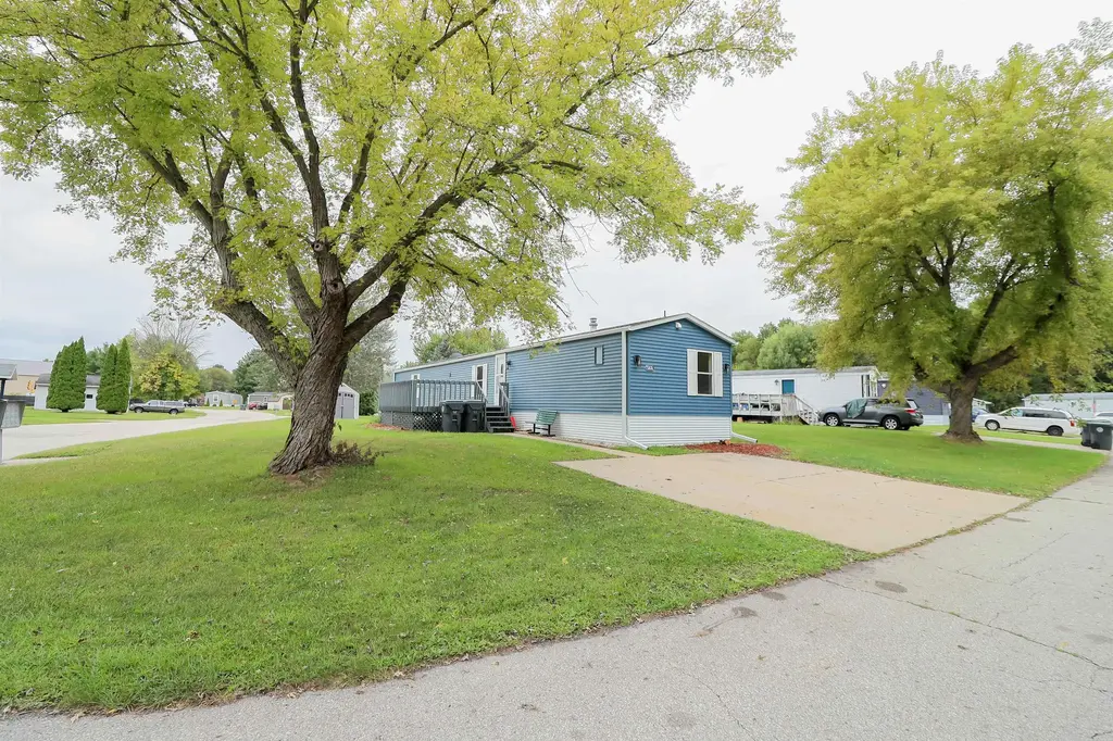 5101 Whippoorwill Lane, La Crosse