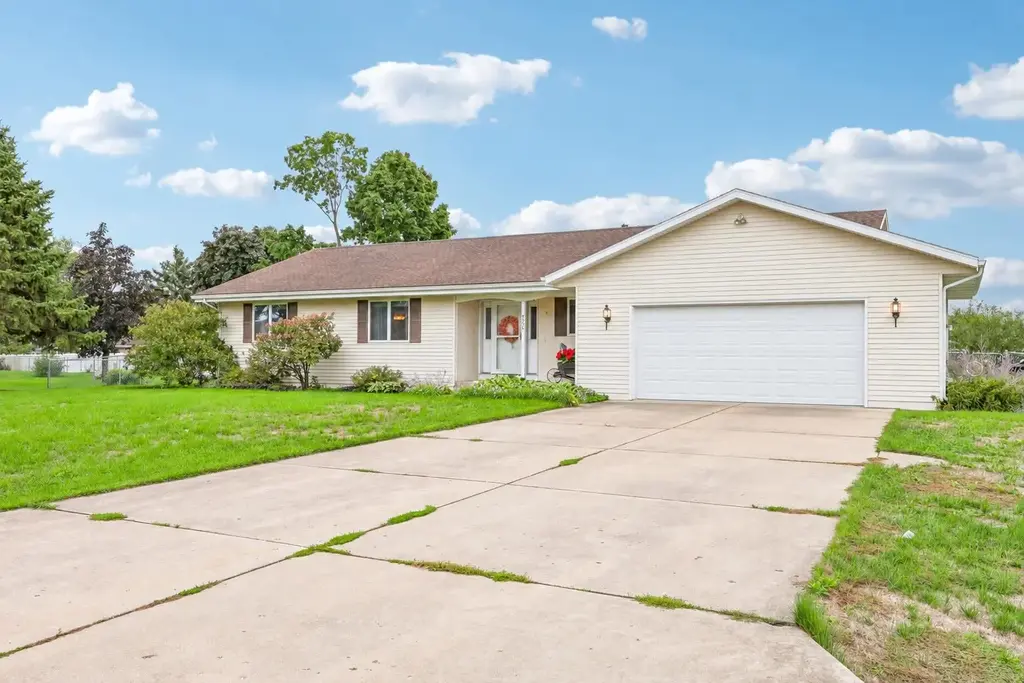 720 E Holly Road, Beloit