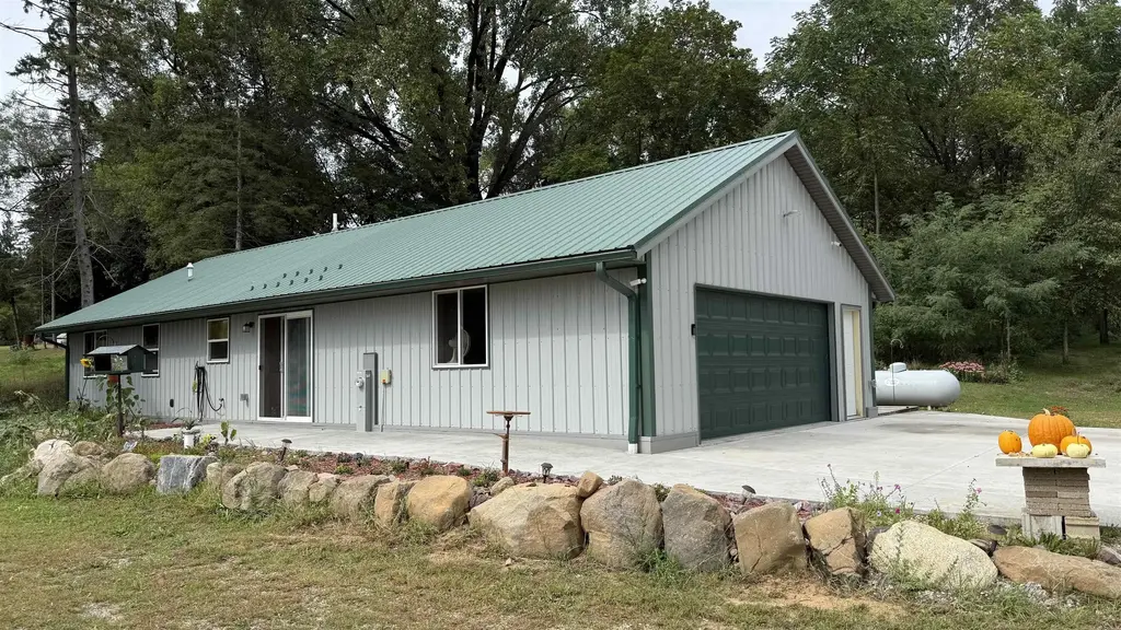 334 County Road A, New Chester