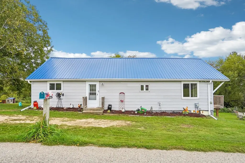 N7632 Larson Road, Scott