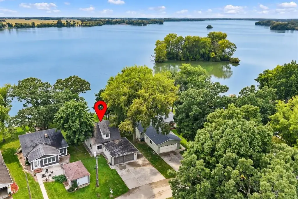 N8587 Sunset Beach Road, Trenton