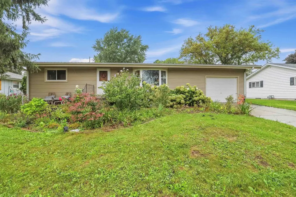 206 Sharp Avenue, Reeseville