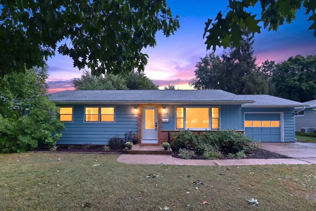 6628 Hubbard Avenue, Middleton