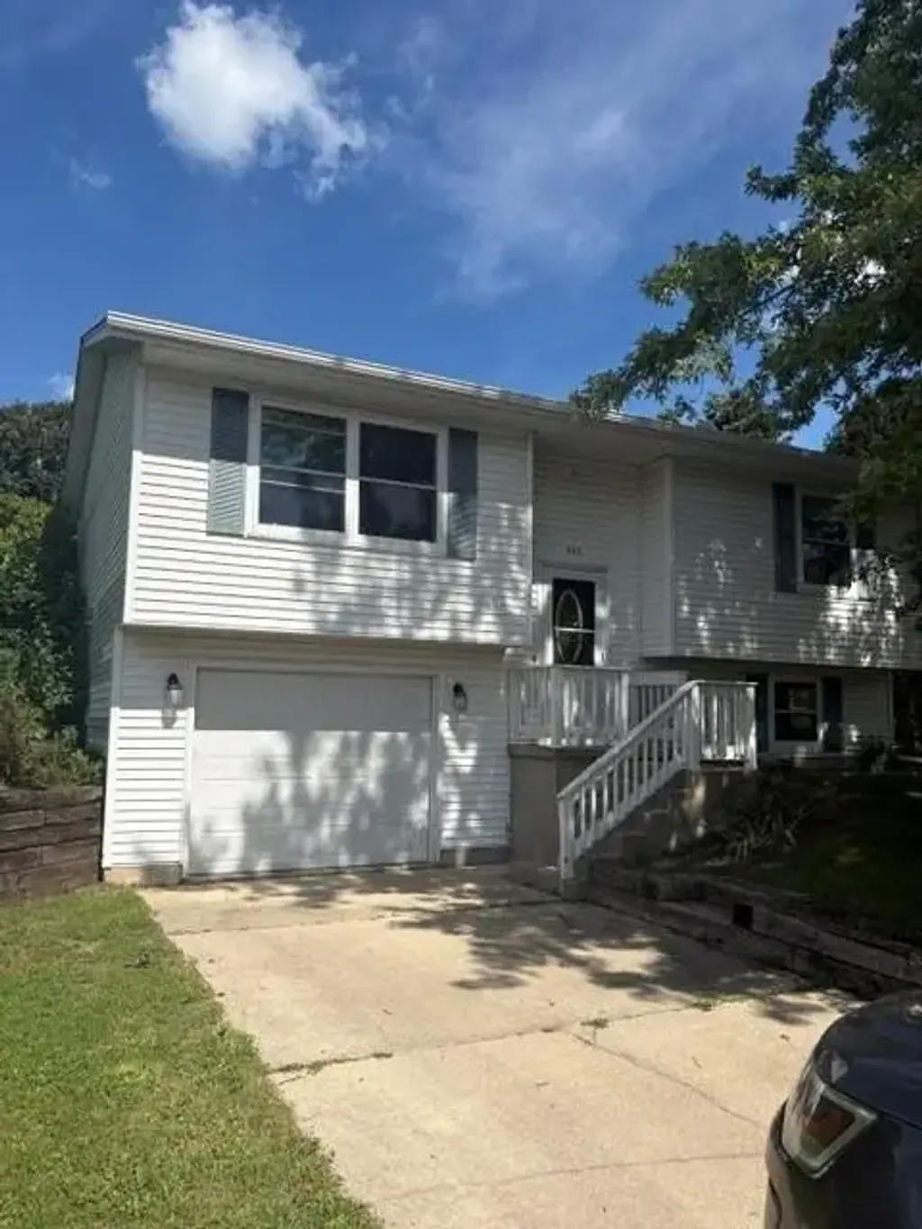 440 Summit Avenue, Monticello