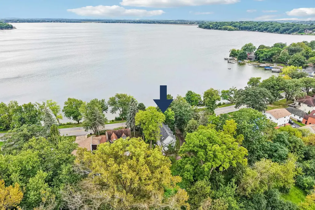 W7952 County Road B, Lake Mills