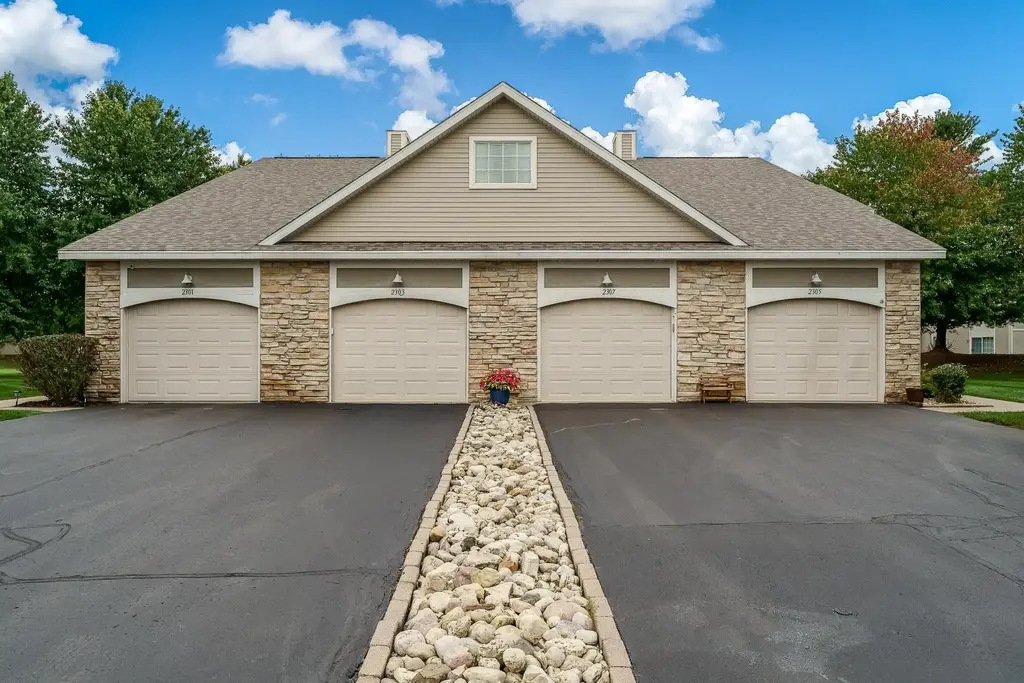 2307 Turnberry Court, Beloit