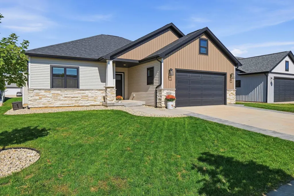 2224 Otteson Drive, Stoughton